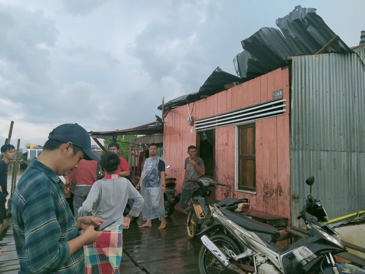 Kondisi Rumah Warga Tanjung Solok Kuala Jambi Terkena Angin Puting Beliung 