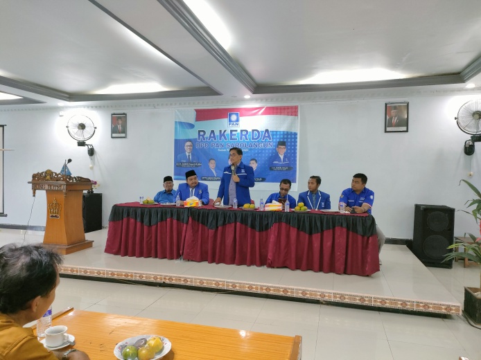 Ketua DPW PAN Jambi H Bakri Berikan Pengarahan kepada peserta Rakerda DPD PAN Sarolangun 