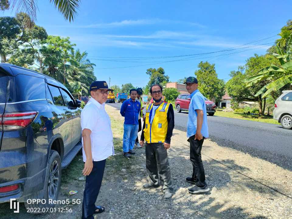 Anggota Komisi V DPR RI H Bakri Jalankan Fungsi pengawasan meninjau Jalan Nasional di Lintas Tebo-Jambi (Dok: Daus)
