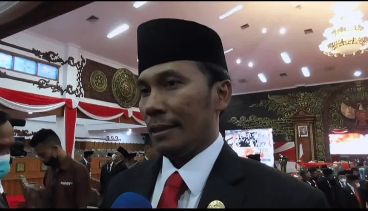 Ketua DPRD Edi Purwanto diwawancarai Awak Media usai Pimpin Rapat Paripurna (ist)