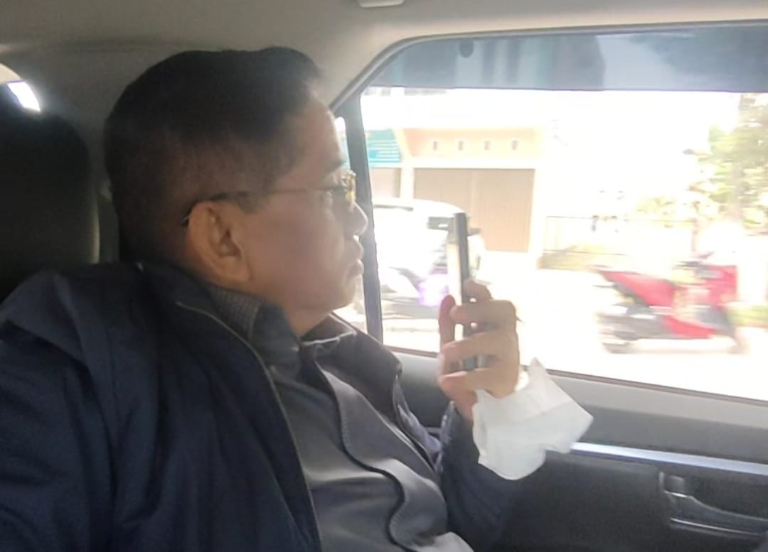 Anggota Komisi V DPR RI H Bakri Saat menerima Telepon dari Awak Media (Istimewa)